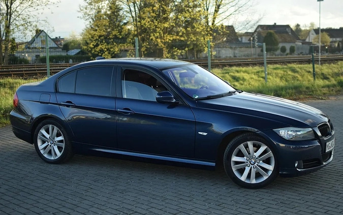 BMW Seria 3 cena 31900 przebieg: 272000, rok produkcji 2011 z Czarne małe 436